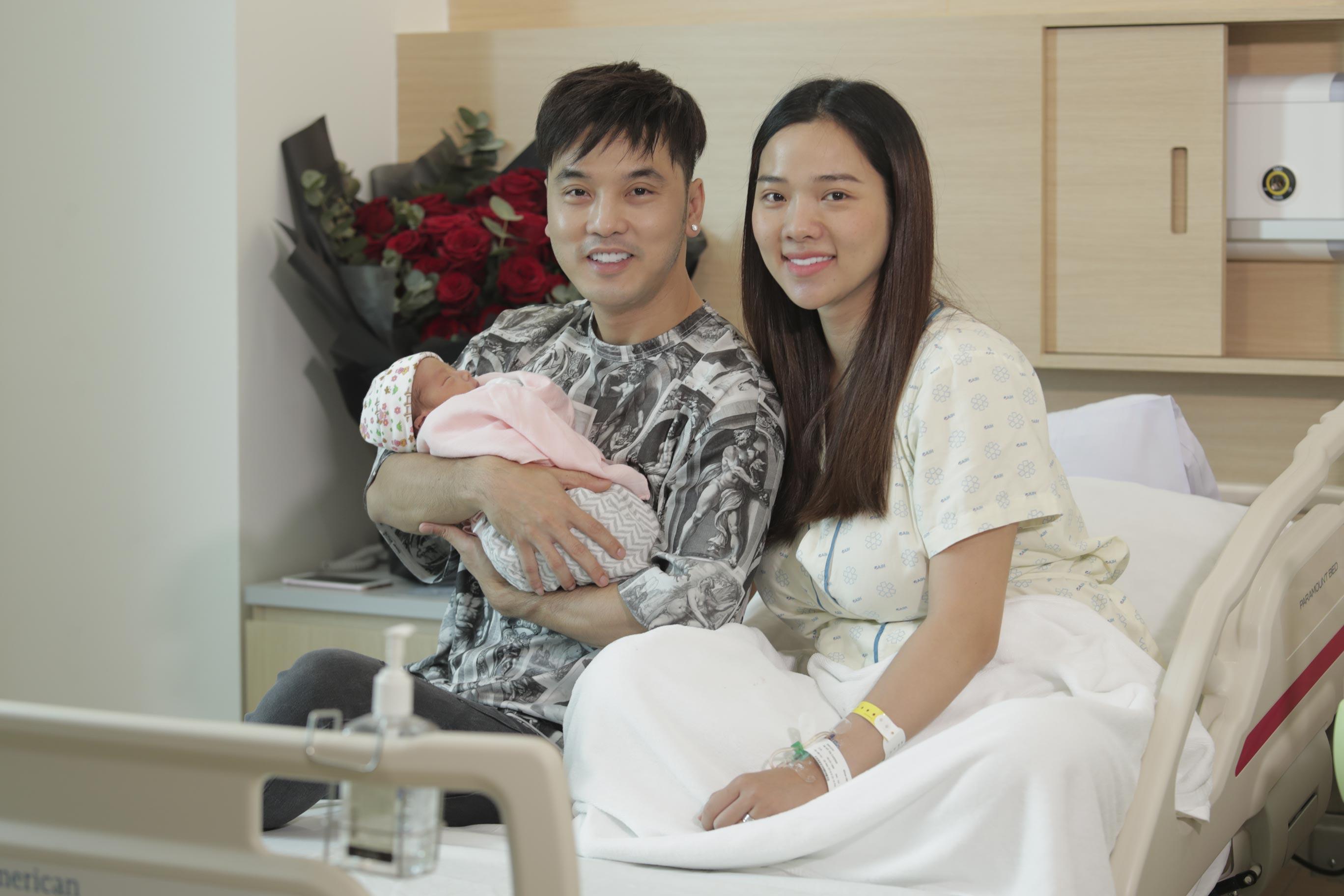 Ca sĩ Ưng Hoàng Phúc- Bí quyết đưa vợ đi sinh nhẹ nhàng